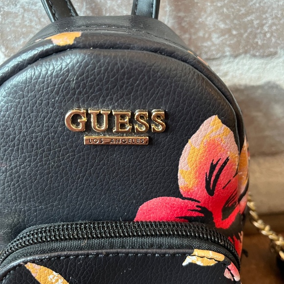 guess purse GUESS mini purse mini backpack style purse Guess purses floral bag - Picture 2 of 4